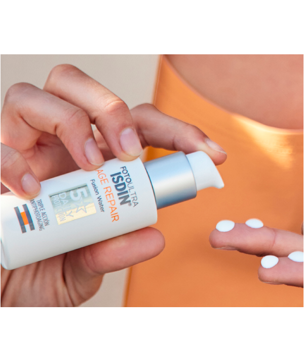 ISDIN Foto Ultra Age Repair Fusion Water SPF50+ 50ml