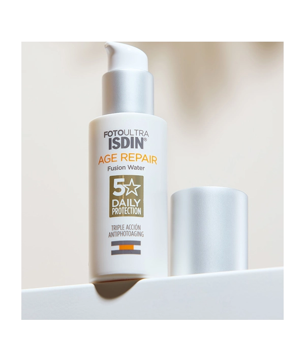 ISDIN Foto Ultra Age Repair Fusion Water SPF50+...